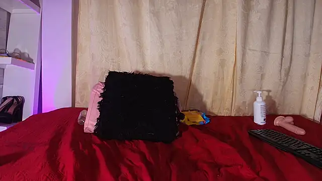 emyli sw  online show from March 19, 6:14 am