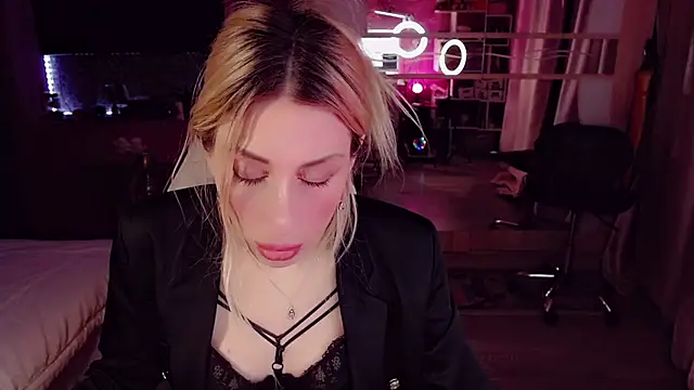 Snapshot of AnnieGOld_ chatting on January 6, 11:51 pm AnnieGOld online show from January 6, 11:51 pm