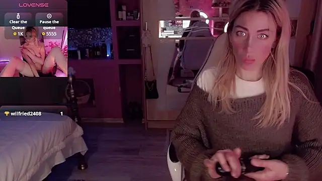 Snapshot of AnnieGOld_ chatting on January 12, 10:48 pm AnnieGOld online show from January 12, 10:48 pm