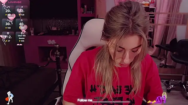 Snapshot of AnnieGOld_ chatting on March 2, 7:15 am AnnieGOld online show from March 2, 7:15 am