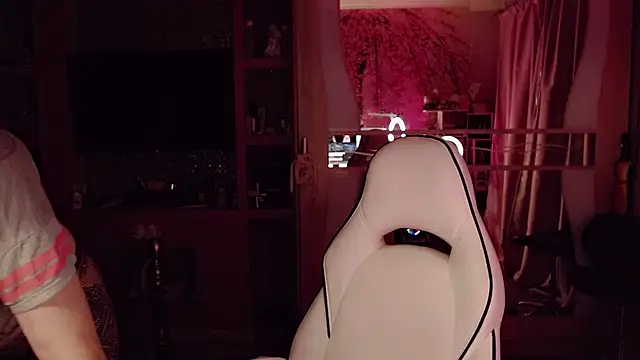 Snapshot of AnnieGOld_ chatting on March 8, 6:28 am AnnieGOld online show from March 8, 6:28 am