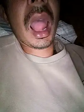 dreamtoungelick69 online show from March 2, 10:27 pm