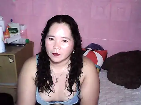 hotpusie 4u online show from October 9, 4:05 pm