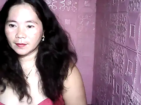 hotpusie 4u online show from November 5, 4:40 pm