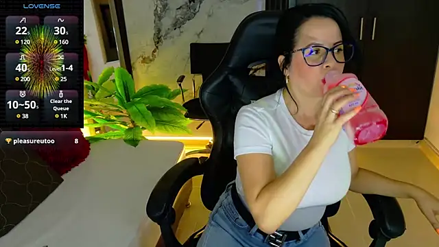 Snapshot of pamelajackson chatting on January 20, 10:04 pm pamelajackson online show from January 20, 10:04 pm