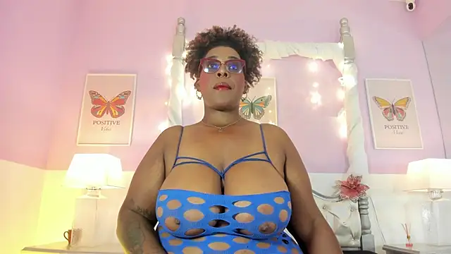 Snapshot of DakotaSexShow chatting on January 7, 7:38 pm DakotaSexShow online show from January 7, 7:38 pm