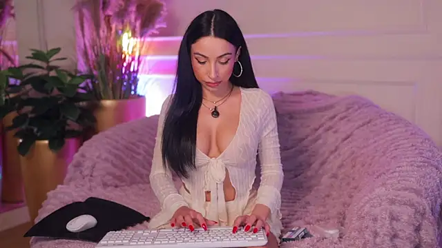 Anais Bloom online show from July 7, 7:18 pm