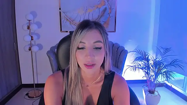 Snapshot of ZoePresleyX chatting on February 1, 10:13 pm ZoePresleyX online show from February 1, 10:13 pm