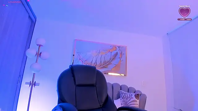 Snapshot of ZoePresleyX chatting on December 14, 10:25 pm ZoePresleyX online show from December 14, 10:25 pm