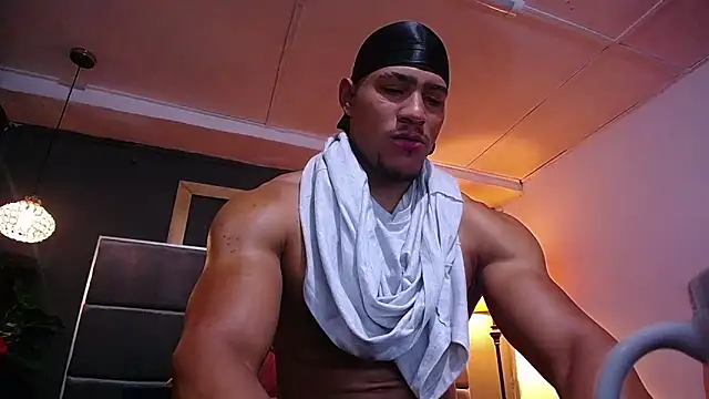 Snapshot of teddyfit19cm chatting on May 5, 1:52 pm teddyfit19cm online show from May 5, 1:52 pm