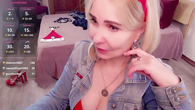 Snapshot of _unique_cam_ chatting on December 22, 2:49 pm  unique cam  online show from December 22, 2:49 pm