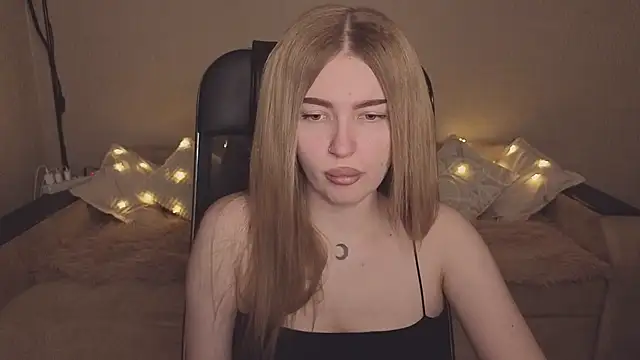 ViolettaLopez online show from December 3, 1:20 pm