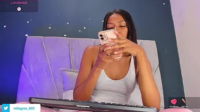 Snapshot of Shana_03 chatting on July 13, 9:06 pm Shana 03 online show from July 13, 9:06 pm