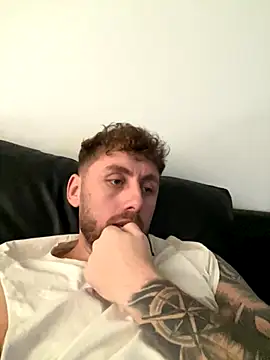 Snapshot of Cata9407 chatting on December 3, 11:41 am Cata9407 online show from December 3, 11:41 am