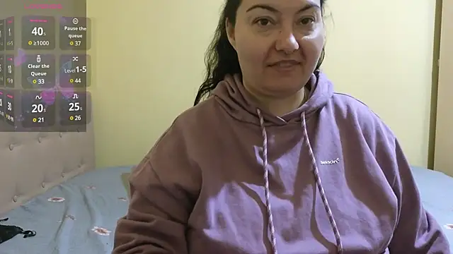 Snapshot of BBW_MILF_4U chatting on February 3, 6:13 am BBW MILF 4U online show from February 3, 6:13 am