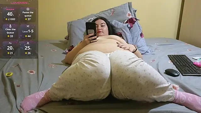 Snapshot of BBW_MILF_4U chatting on February 20, 1:40 pm BBW MILF 4U online show from February 20, 1:40 pm
