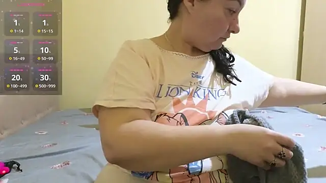 Snapshot of BBW_MILF_4U chatting on March 2, 10:24 am BBW MILF 4U online show from March 2, 10:24 am