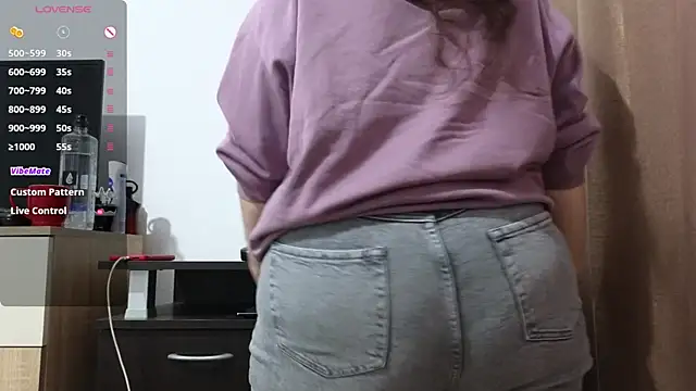 BBW MILF 4U online show from April 27, 9:18 am