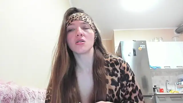 Snapshot of Naughty_Molly chatting on March 31, 4:51 pm Naughty Molly online show from March 31, 4:51 pm