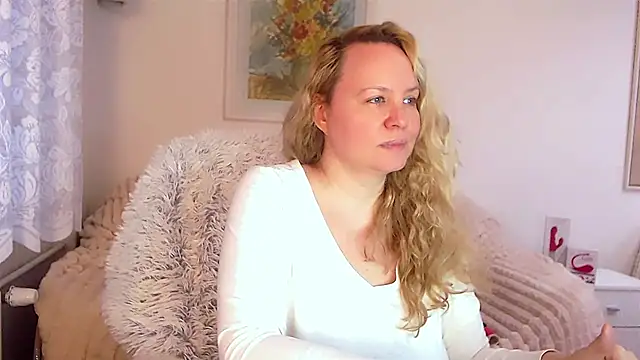 Sarah4you online show from February 1, 3:50 pm