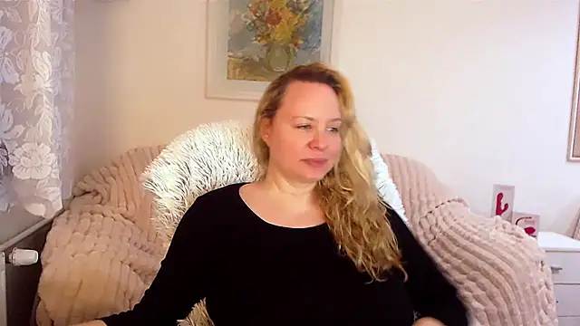 Sarah4you online show from February 14, 9:32 pm