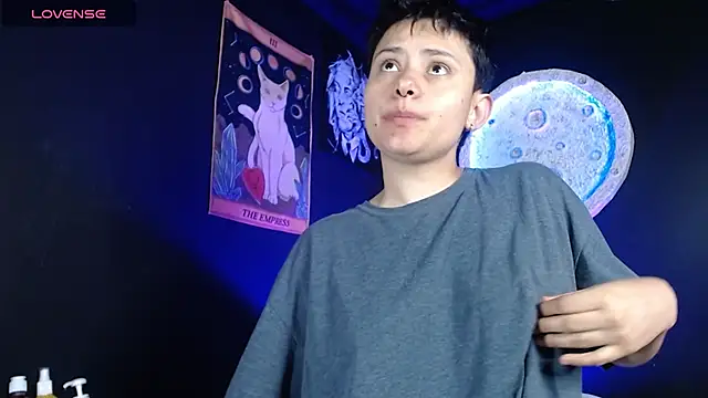 girl intense444 online show from December 2, 1:28 pm