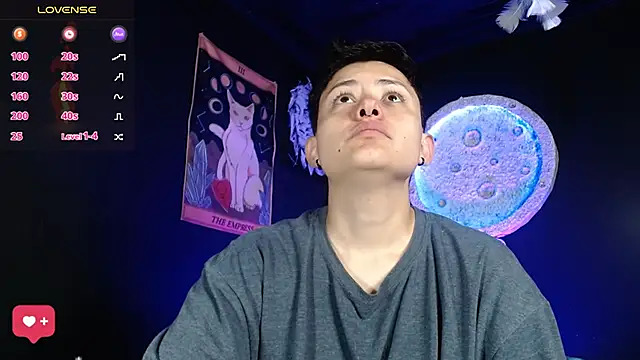 girl intense444 online show from January 6, 12:53 pm