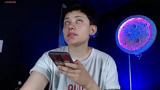 girl intense444 online show from March 13, 12:45 pm