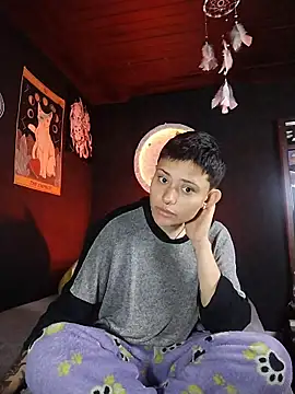 Snapshot of girl_intense444 chatting on July 9, 1:26 pm girl intense444 online show from July 9, 1:26 pm