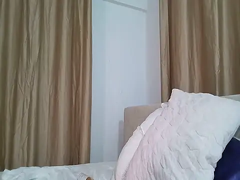 Deliciousgal online show from February 4, 6:25 pm