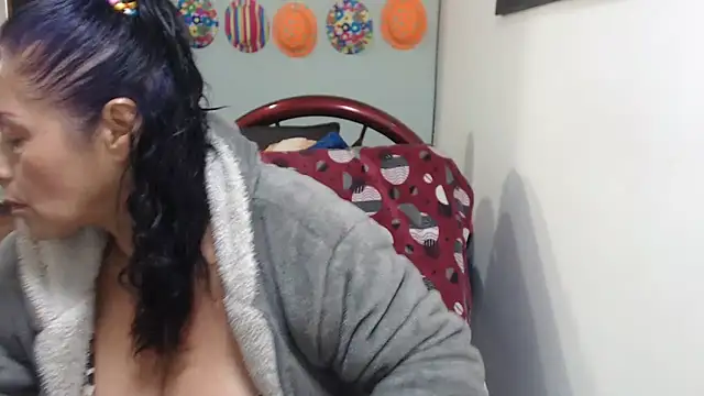 sexytitshot126 online show from June 27, 5:18 pm