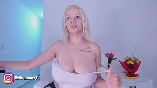 Snapshot of bella_adams_ chatting on September 24, 11:30 pm bella adams online show from September 24, 11:30 pm