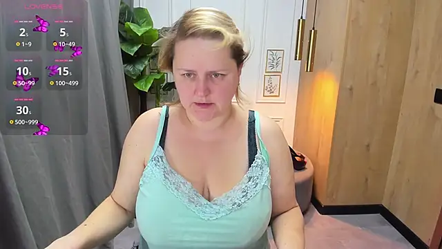 Snapshot of ScarlettSoft chatting on October 28, 5:11 am ScarlettSoft online show from October 28, 5:11 am