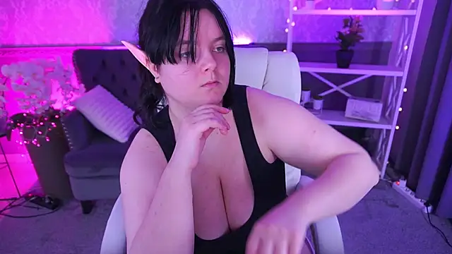 LittleShyy online show from March 11, 2:01 pm