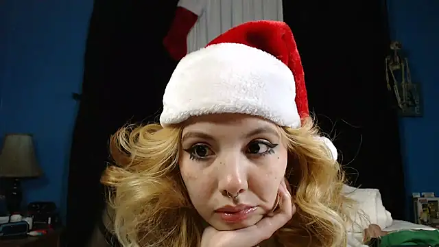 Snapshot of NativeNymph chatting on December 19, 10:13 am NativeNymph online show from December 19, 10:13 am