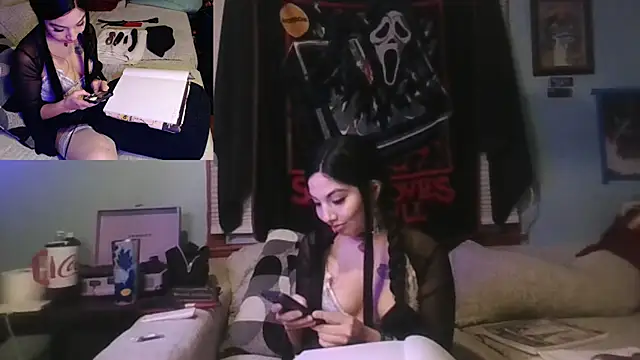 Snapshot of NativeNymph chatting on October 8, 3:37 am NativeNymph online show from October 8, 3:37 am