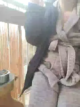 Snapshot of germanwoman01 chatting on February 23, 11:00 am germanwoman01 online show from February 23, 11:00 am