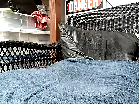 Snapshot of HungHawaiian808@xh chatting on October 18, 9:26 pm HungHawaiian808xh online show from October 18, 9:26 pm