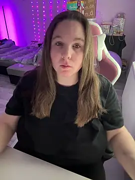 AureliaWinter online show from February 8, 9:34 am