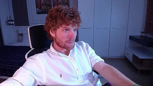 kinkypumpkinboy online show from March 15, 8:15 pm