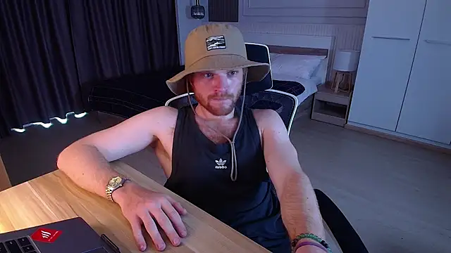 kinkypumpkinboy online show from March 20, 5:34 am