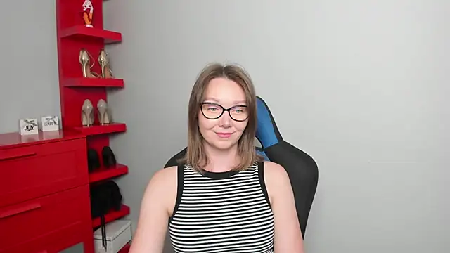 Snapshot of Cookie_zoe chatting on June 22, 6:32 am Cookie zoe online show from June 22, 6:32 am