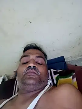 RandomSitcom online show from April 23, 1:35 pm