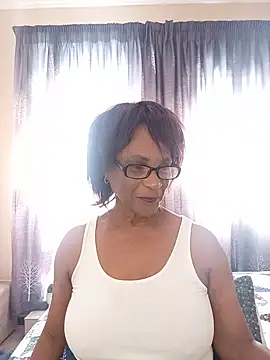 Snapshot of Hotgrannyx chatting on June 12, 9:52 am Hotgrannyx online show from June 12, 9:52 am