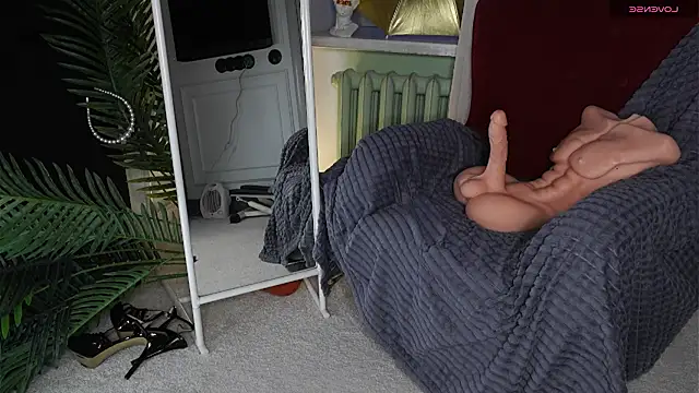 Snapshot of SofiaFoster_ chatting on November 14, 5:50 am SofiaFoster online show from November 14, 5:50 am