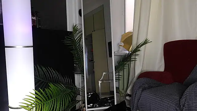 Snapshot of SofiaFoster_ chatting on November 27, 9:22 am SofiaFoster online show from November 27, 9:22 am