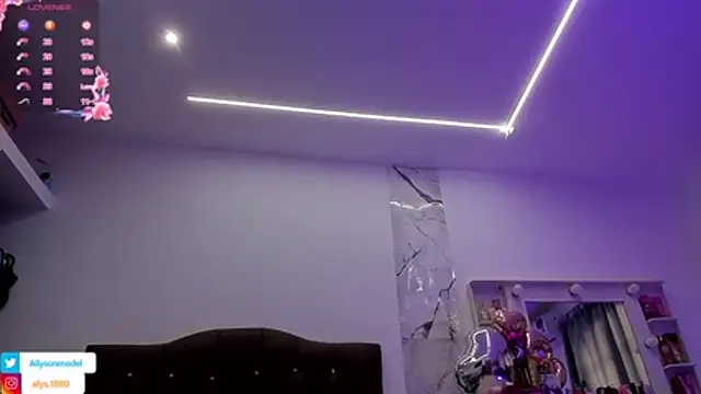 alysson 18 online show from January 19, 1:26 pm