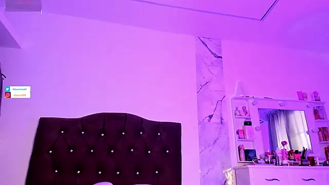 alysson 18 online show from July 3, 2:23 pm