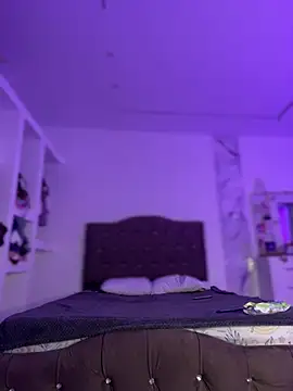 alysson 18 online show from July 7, 1:37 pm