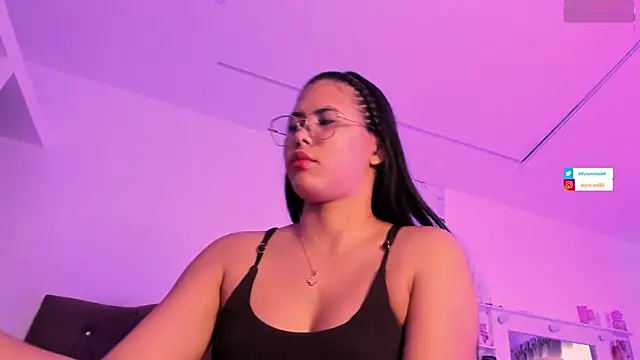 alysson 18 online show from July 15, 1:38 pm